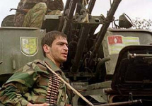 Абхазский военный. Фото с сайта www.lenta.ru