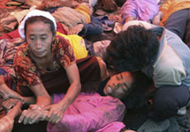 Пострадавшие в результате давки в Индонезии. Фото aljazeera.net