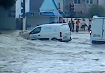 Наводнение в Геленджике. Кадр любительской съемки