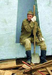 Солдат стройбата. Фото с сайта www.kpdv.ru