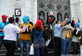 Акция в поддержку Pussy Riot у храма Христа Спасителя. Фото Вероники Максимюк/Грани.Ру